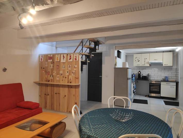 Gîte pour 4 personnes, avec terrasse à Caillac