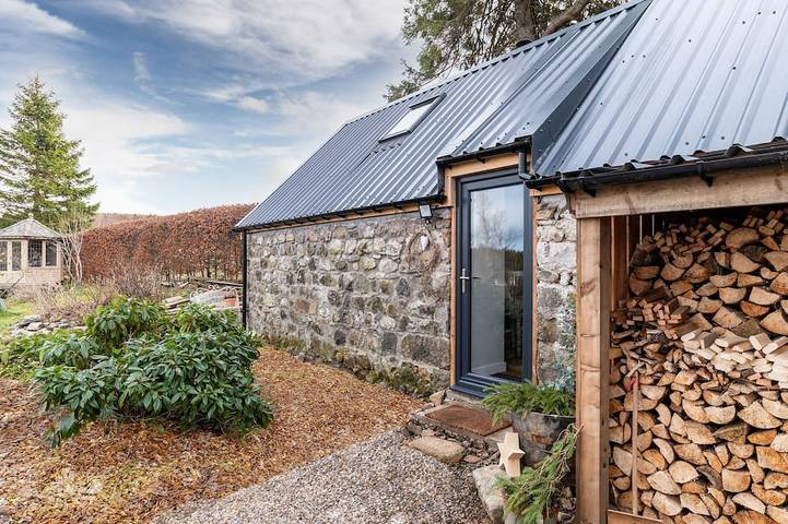 Vacation rental for 2 people, with terrace and yard in Scotland