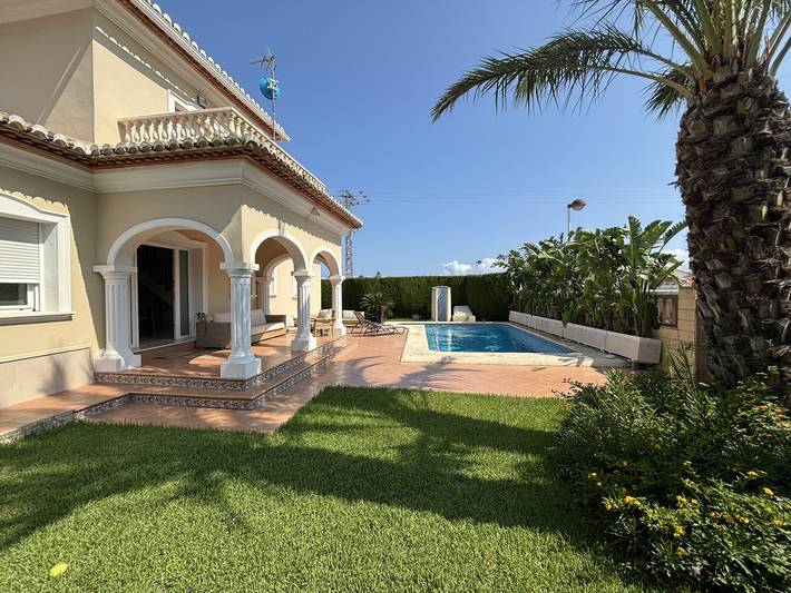 Chalet para 6 personas, con piscina además de jardín y terraza - 1