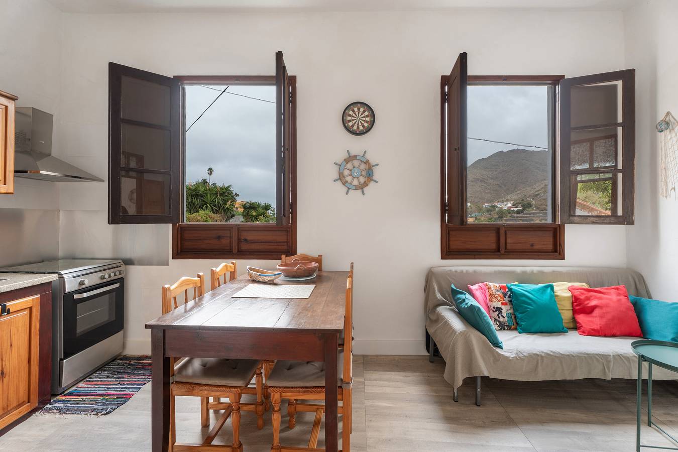 Casa de vacaciones 'El Hoyo' con vistas a la montaña, terraza privada y Wi-Fi in El Tabaibal, Hermigua