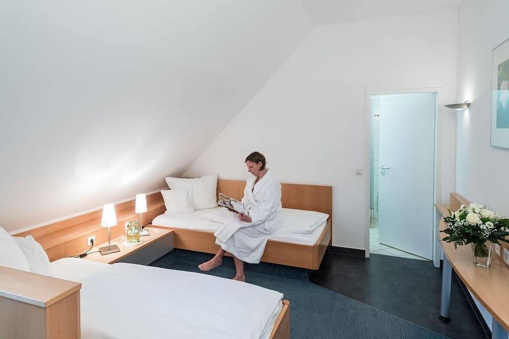 Zweibettzimmer - euvea Freizeit- und Tagungshotel ggmbh in Neuerburg, Eifelkreis Bitburg-Prüm