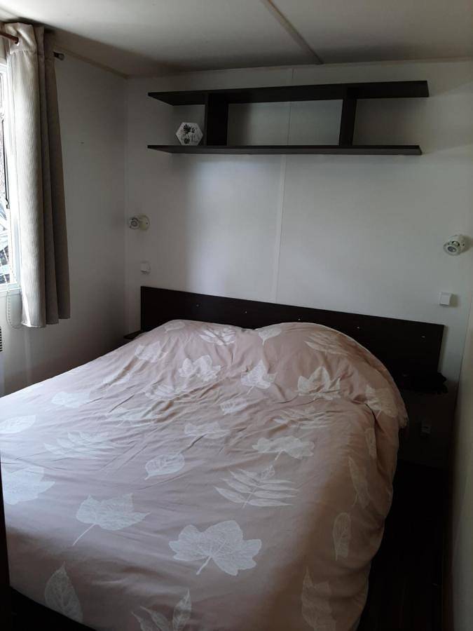 Tente pour 6 personnes, avec piscine ainsi que jardin et jacuzzi, animaux acceptés dans Claouey - 4