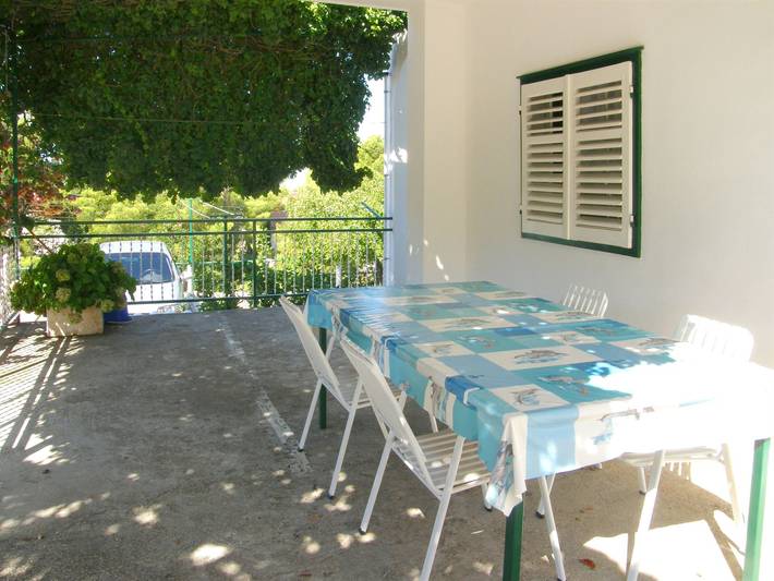 Ferieleilighet for 4 personer, med terrasse i Primosten