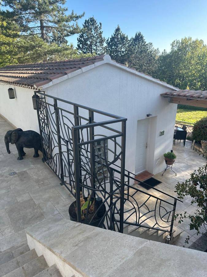 Gîte pour 4 personnes, avec jardin et piscine à Rians - 3