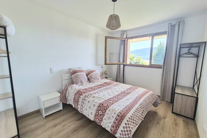 Gîte pour 6 personnes, avec terrasse à Les Déserts - 4