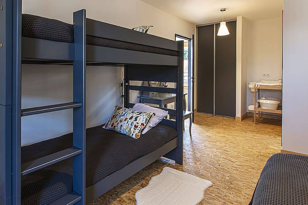 Geräumiges Ferienhaus in Sologne: 5 Schlafzimmer, 15 Personen, Behindertenzugänglich, Haustiere erlaubt in Marcilly-en-Gault, Sologne