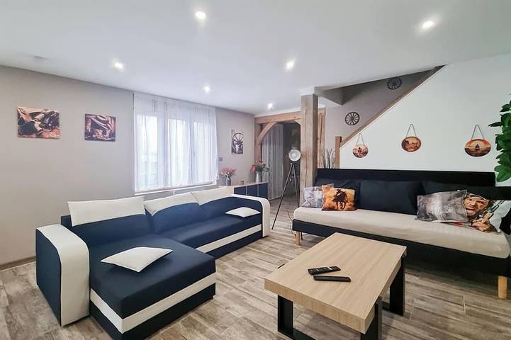 Ferienhaus für 12 Personen, mit Pool und Sauna sowie Garten und Whirlpool - 1