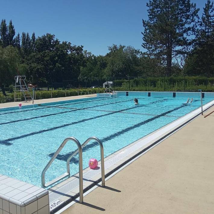 Location de vacances pour 4 personnes, avec terrasse ainsi que piscine et jardin, animaux acceptés à Peillac - 2