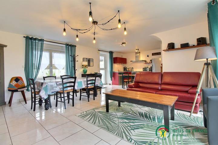 Gîte pour 2 personnes, avec terrasse et jardin à Crach