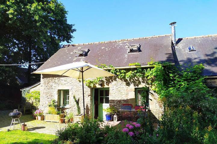 Gîte pour 4 personnes, avec Terrasse et Jardin à Plonévez-du-Faou