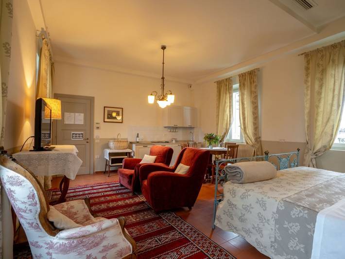 Ferienwohnung für 5 Personen, mit Garten und Pool sowie Ausblick und Seeblick in Pesaro