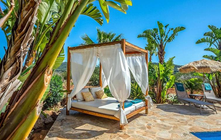 Villa in Sant Carles de Peralta, Santa Eulària des Riu