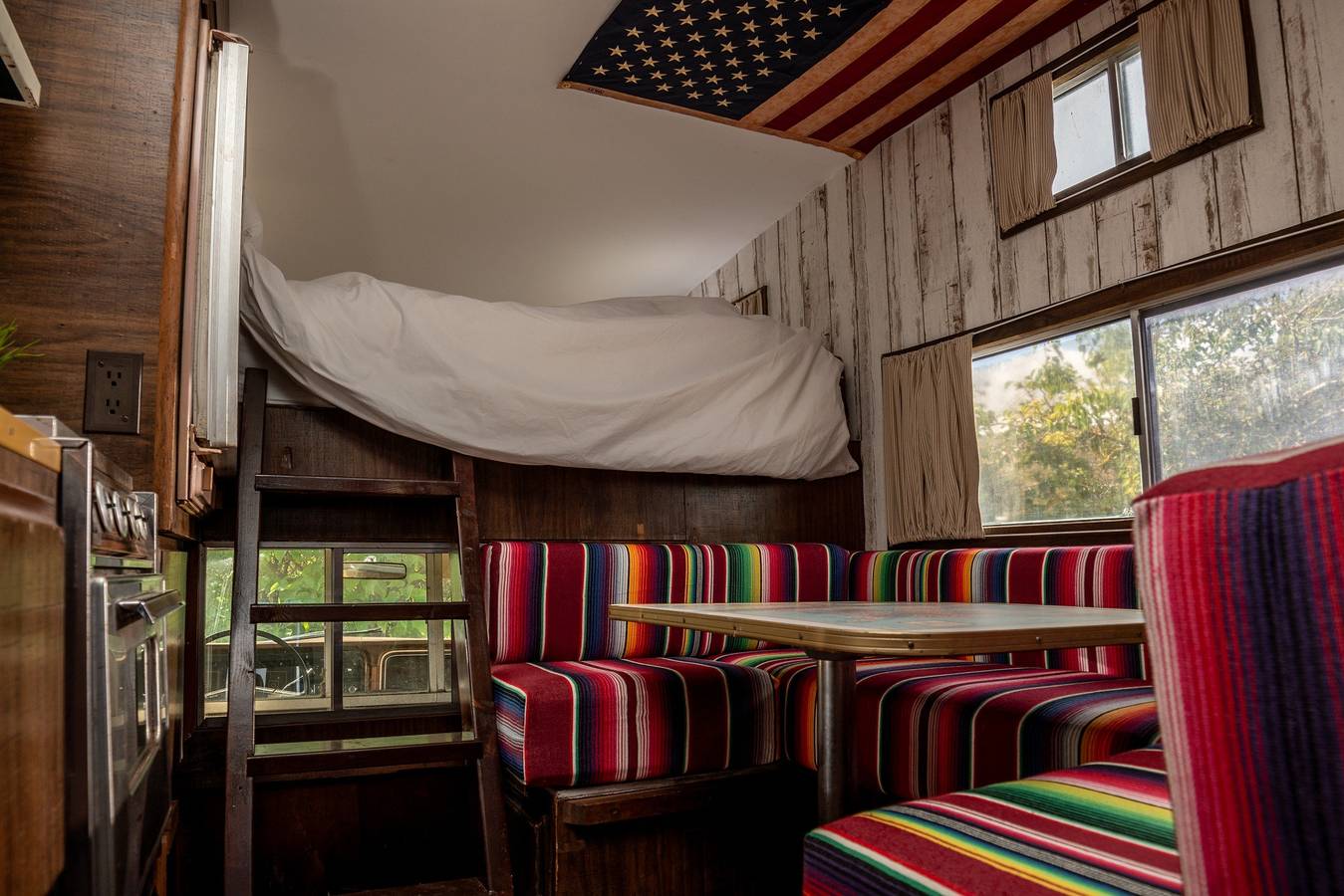 1 Bed Vehicle Luxury Camper -Hot Tub, Pets - Willy in Addlethorpe, Lincolnshire
