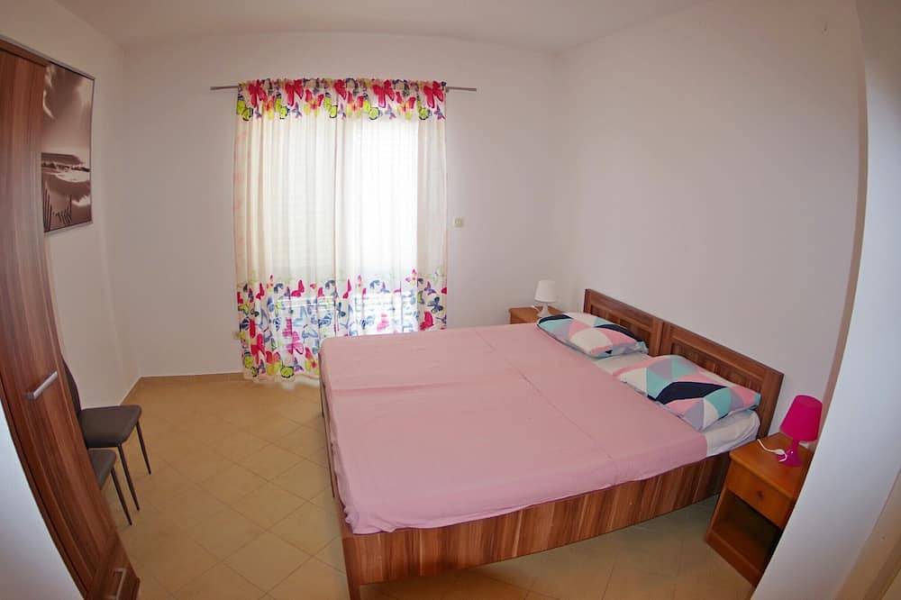 Ganze Wohnung, Ferienwohnung mit 2 Schlafzimmern, im Erdgeschoss, die \"Pool\" in Marčana, Südküste Istrien