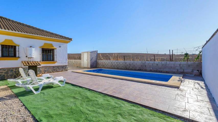 Casa rural para 6 personas, con jardín y piscina en Algar