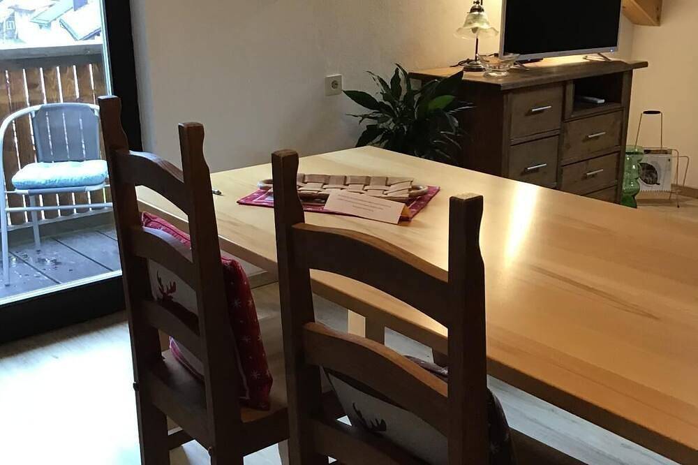 Apartamento inteiro, Casa de férias acolhedora (60 m2) na Floresta da Baviera, com varanda panorâmica in Lindberg, Baviera Oriental