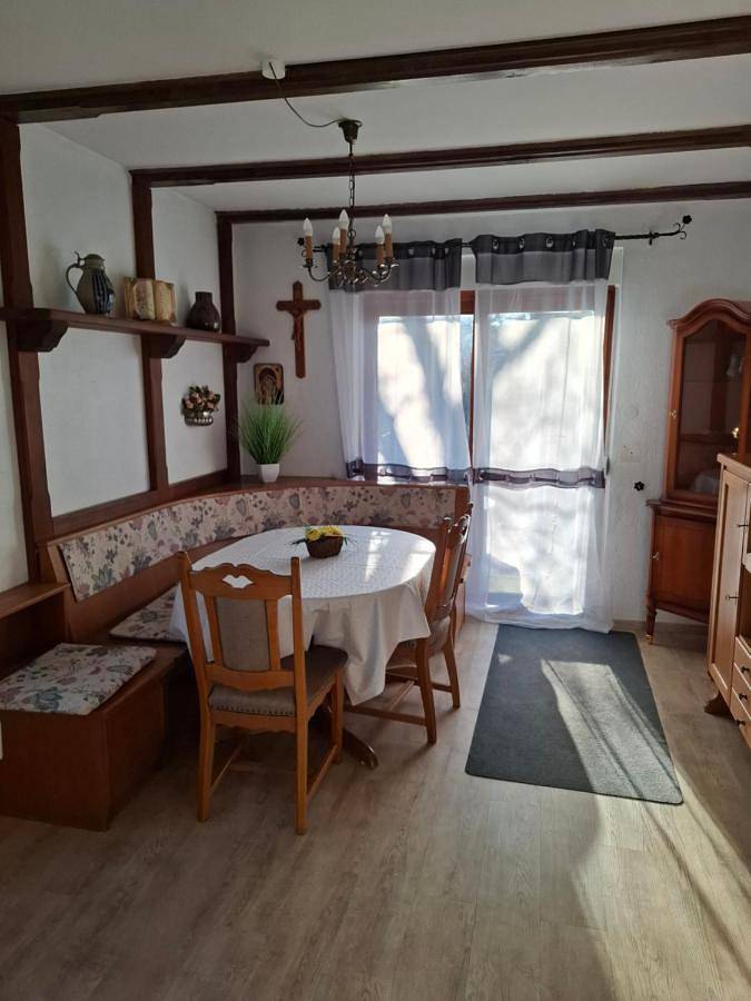 Ferienwohnung für 4 Personen, mit Terrasse und Garten sowie Ausblick in Altenkunstadt