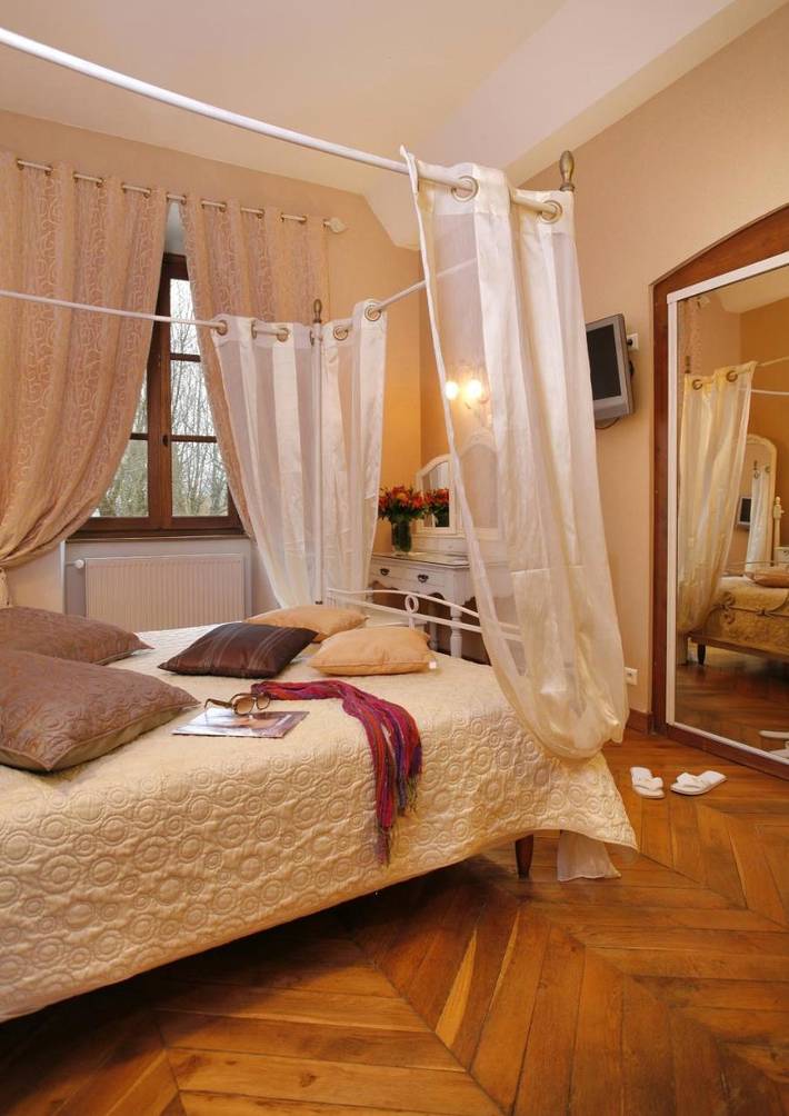 Hôtel pour 2 personnes, avec sauna ainsi que piscine et jardin à Vignieu - 3