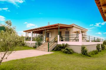 Gîte pour 4 personnes, avec vue sur l’océan et terrasse, animaux acceptés dans Grèce-Occidentale