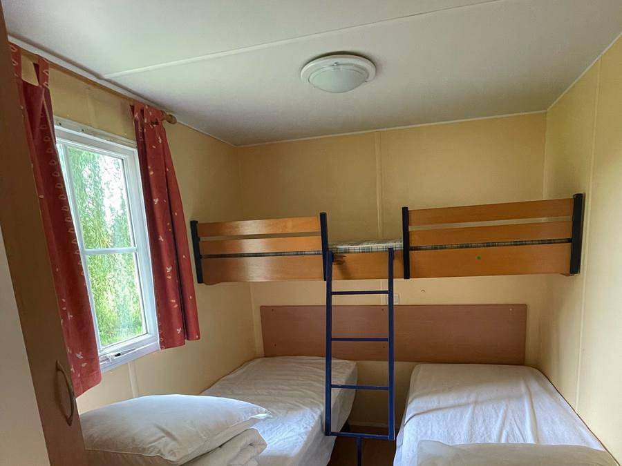 Camping Ile d'Amour - Mobilhome 7 personnes - Gamme Grande Famille 2ch. in Pont-sur-Yonne, Yonne