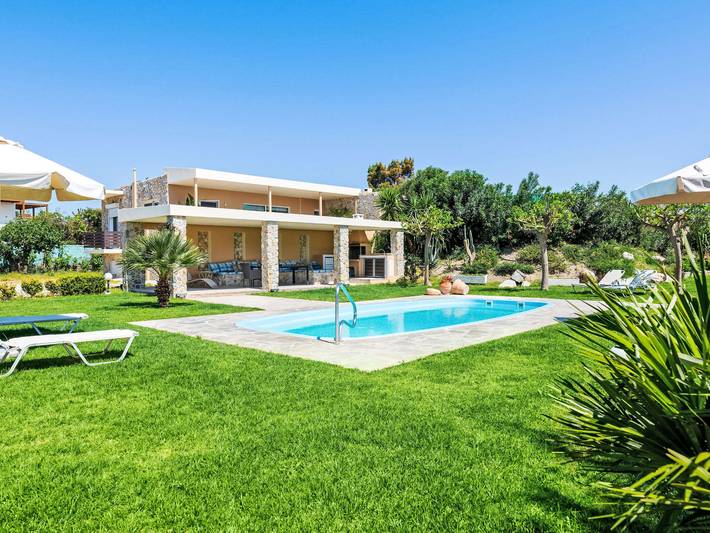 Ferienhaus für 9 Personen, mit Balkon und Terrasse sowie Garten in Afantou