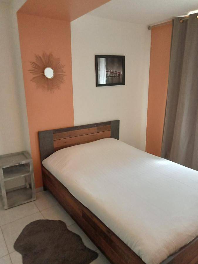 Two-Bedroom Apartment in Saint-Denis, Seine-Saint-Denis