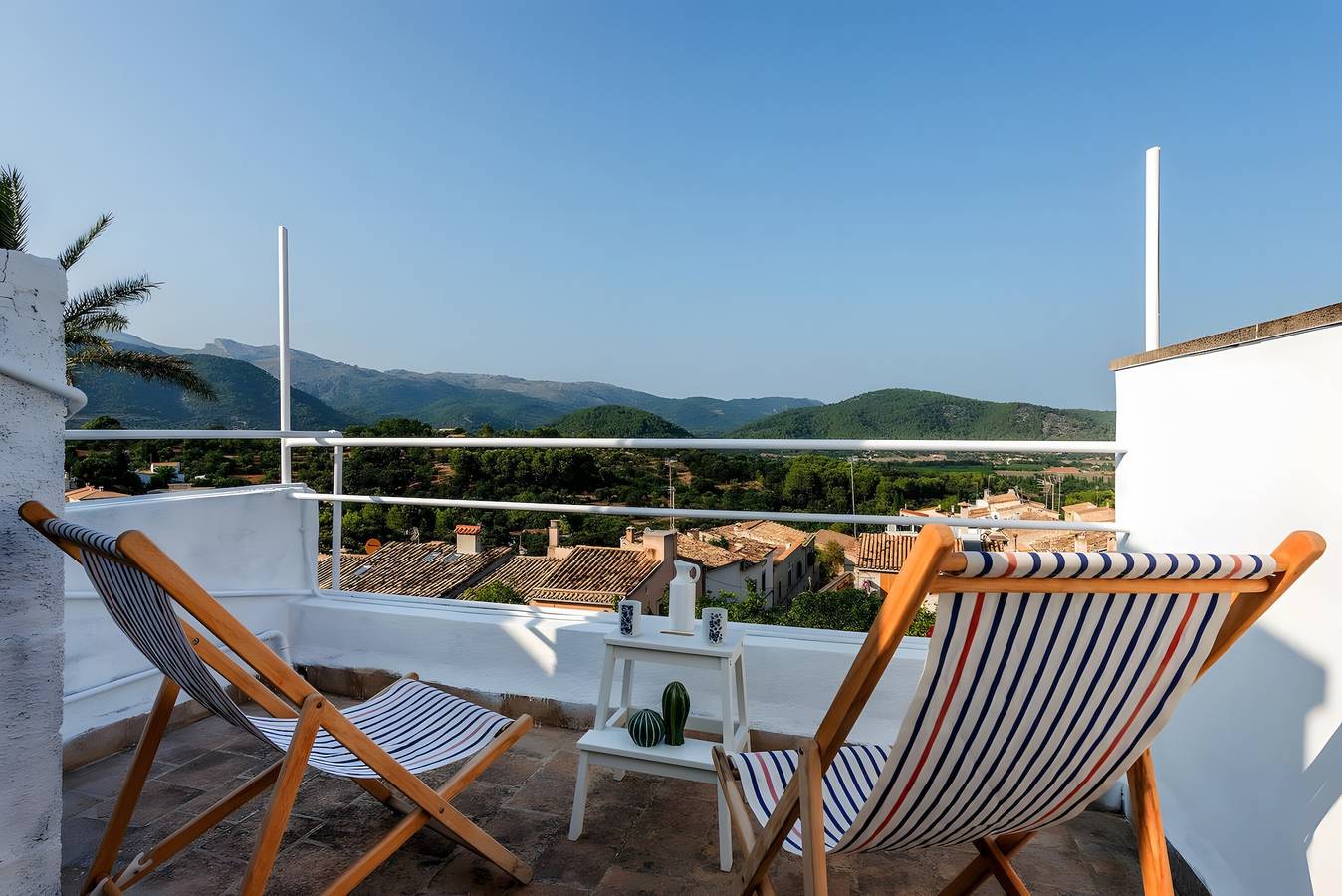 Casa Vacacional 'Sant Miquel 30 Campanet' con Vistas a la Montaña, Terraza Privada y Wi-Fi in Campanet, Interior de Mallorca
