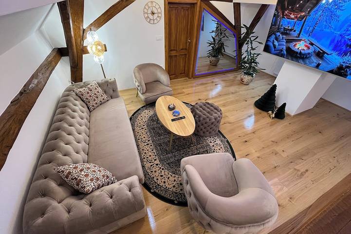La Luna Royal Luxury House ⭐️⭐️⭐️⭐️⭐️ with Pool Jacuzzi Bikes and Parking in Našice, Osijek-Baranja