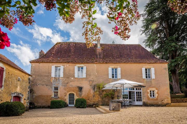 Location de vacances pour 12 personnes, avec terrasse et jardin à Cendrieux