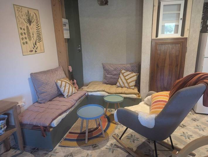 Gîte pour 3 personnes, avec Terrasse ainsi que Jardin et Vue dans Publy