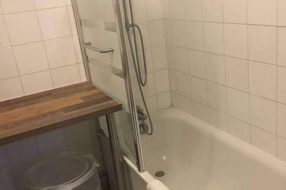 Apartamento entero, Center Pierrefonds superb quiet apartment + parking lot in Pierrefonds, Río Oise