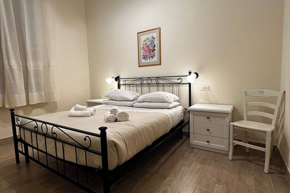 Ganze Wohnung, Doppelzimmer mit eigenem Bad in Terralba (Oristano) - Mastix in Terralba, Campidano