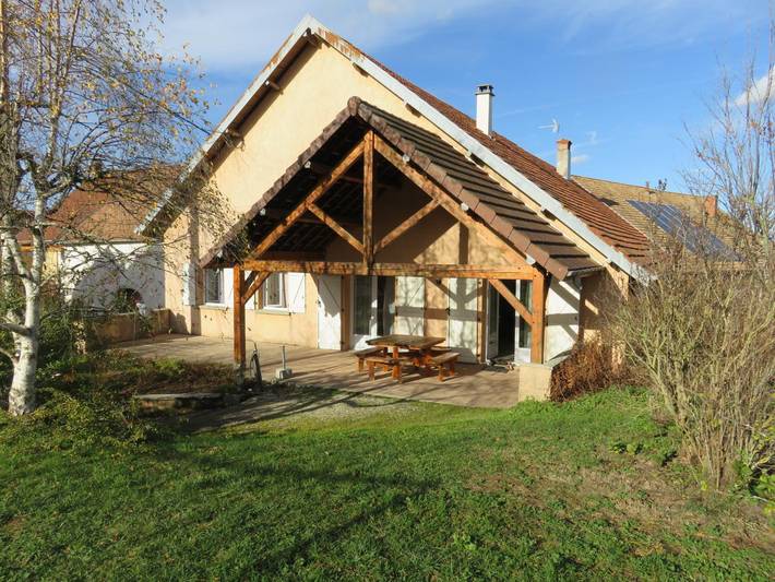 Gîte pour 6 personnes, avec terrasse et jardin à Fay-en-Montagne