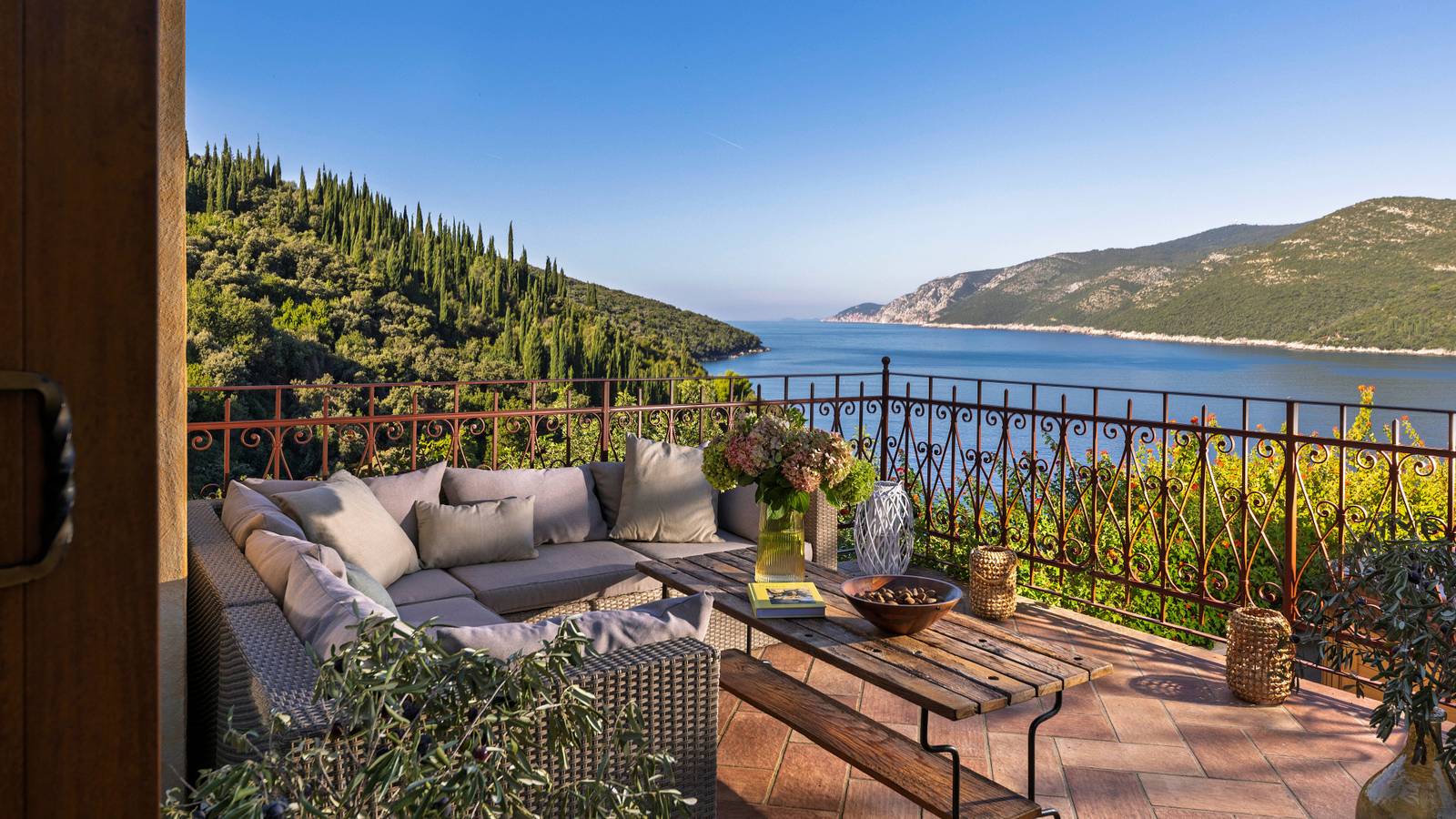 Villa Palma by Villas Guide in Molunat, Dubrovnik-Neretva