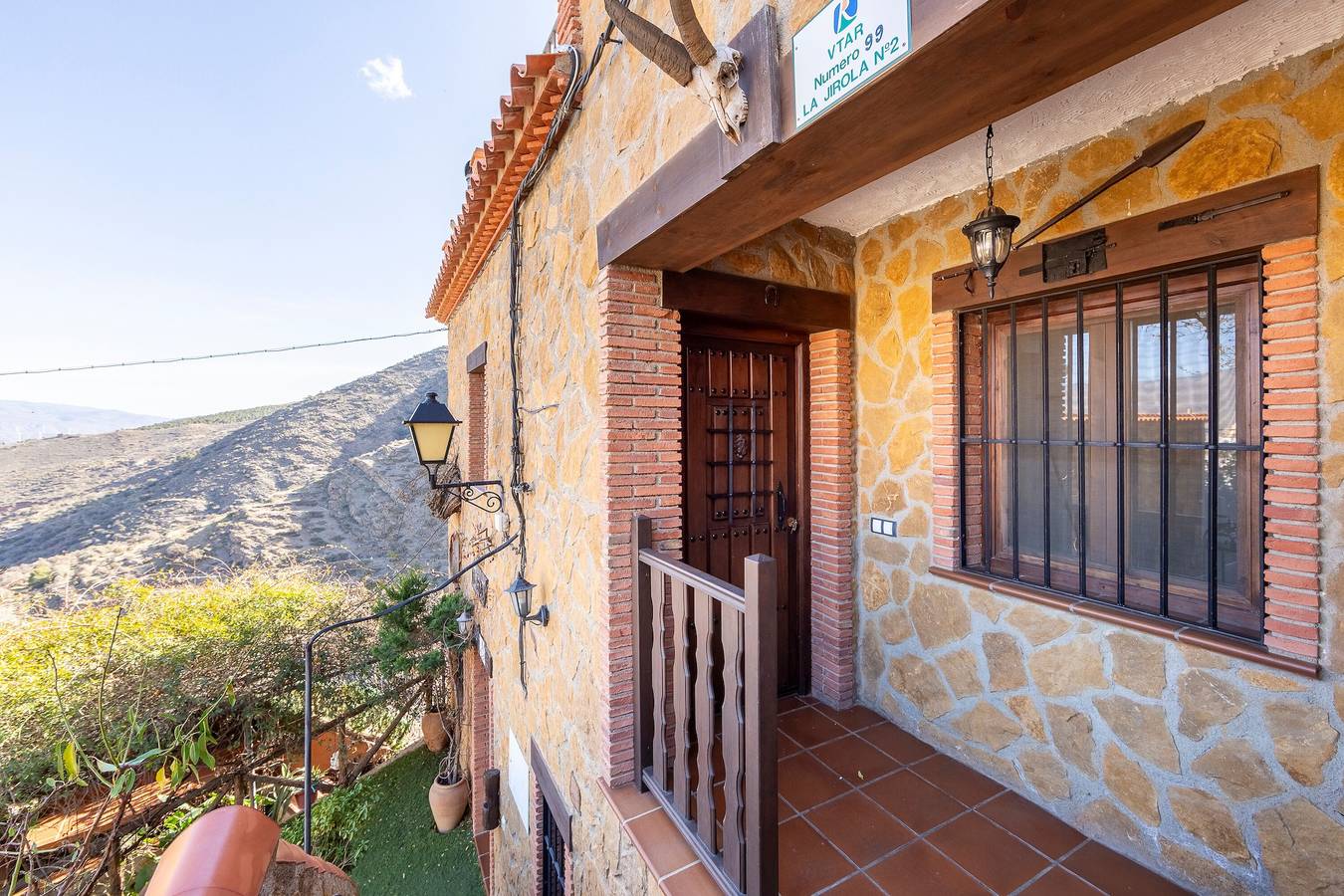 'Casa Rural La Jirola -Vivienda 2' con vistas a la montaña, Wi-Fi y aire acondicionado in Abrucena, Provincia de Almería