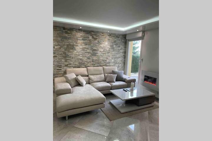 Location de vacances pour 5 personnes, avec Balcon et Terrasse à Rosny-sous-Bois