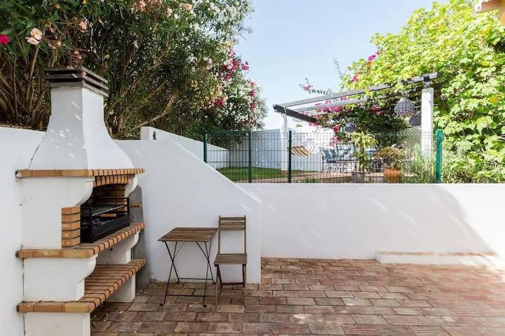 Casa de férias para 6 pessoas, com vista e jardim em Luz