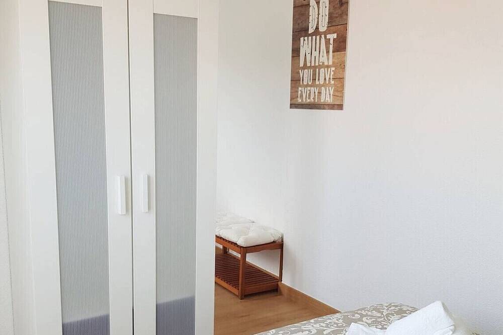 Ganze Wohnung, Dúplex con piscina en la playa - La Arena 4410 in Arnuero, Kantabrische Küste