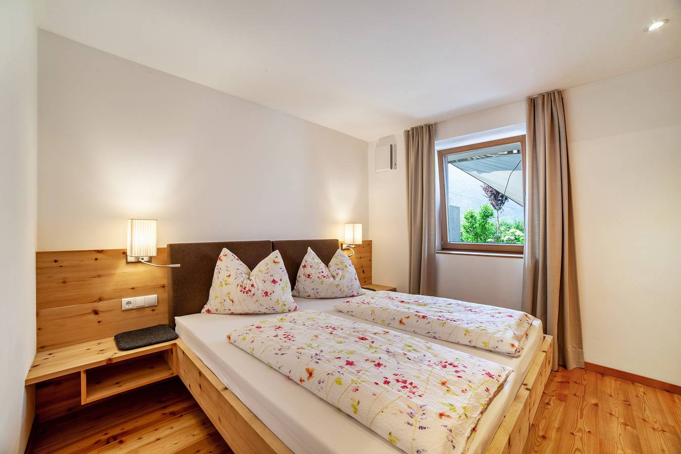 Ganze Wohnung, Ferienwohnung "Langstein Golden" mit Bergblick, Gemeinschaftsterrasse und Wlan in Latsch, Nationalpark Stilfser Joch