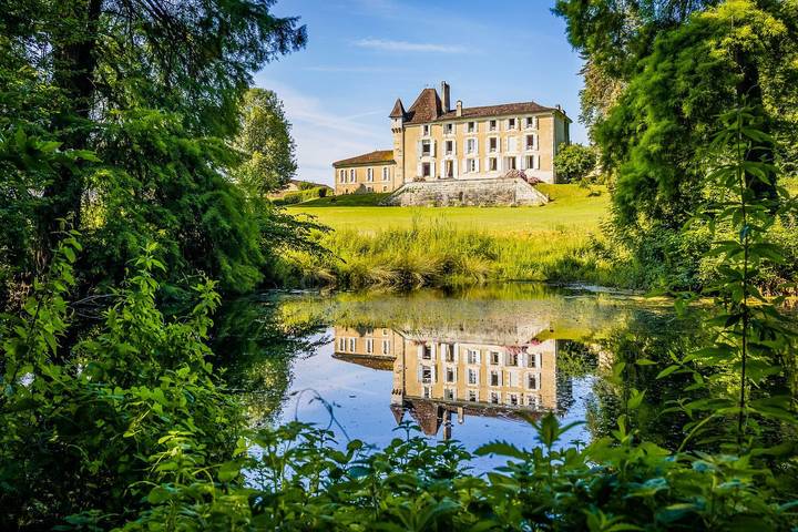 Château pour 18 personnes, avec Jardin et Piscine en Dordogne