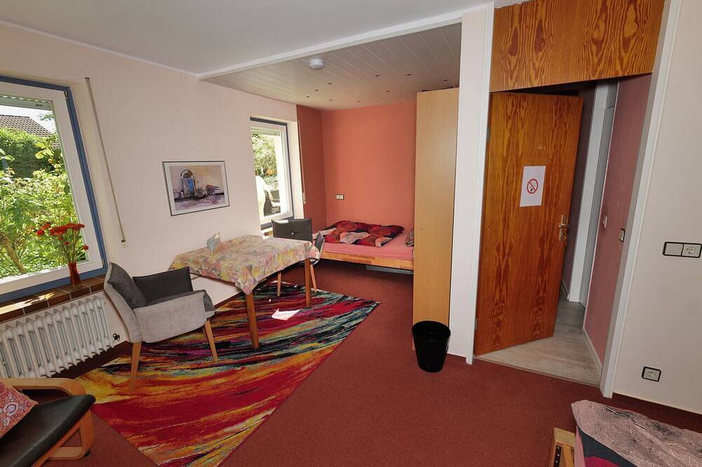 Ganze Wohnung, Rotes Doppelzimmer, 25 qm, mit Gemeinschaftsbad und Terrasse in Hofheim, Main-Taunus-Kreis