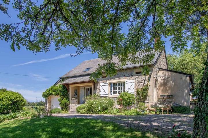 Vakantiehuis voor 4 personen, met Tuin in Natuurpark Morvan