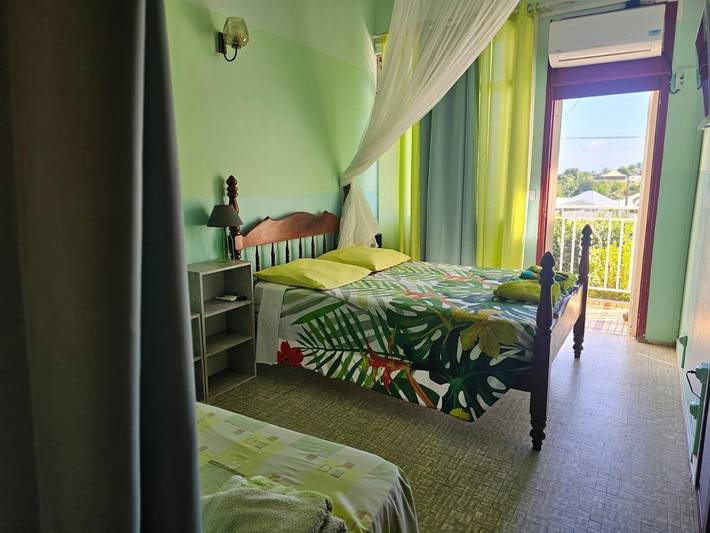 Maison d’hôte pour 2 personnes, avec vue ainsi que jardin et piscine à Petit-Bourg - 2