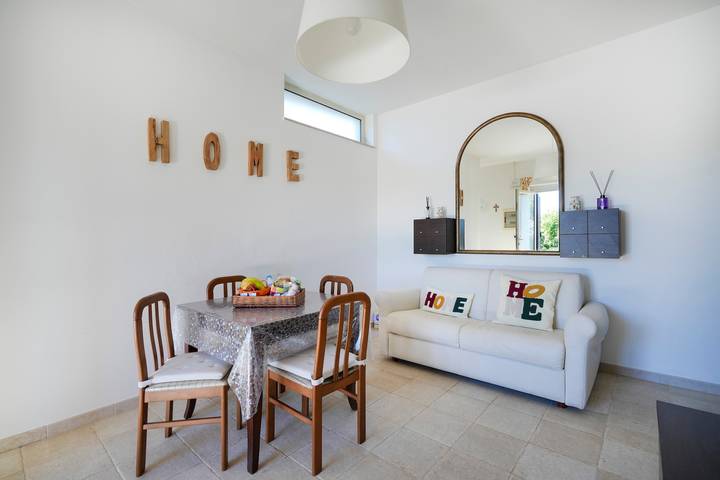 Entire apartment, Apartment 'La Campanella' with Shared Terrace, Wi-Fi and Air Conditioning in Putignano, Bari Province