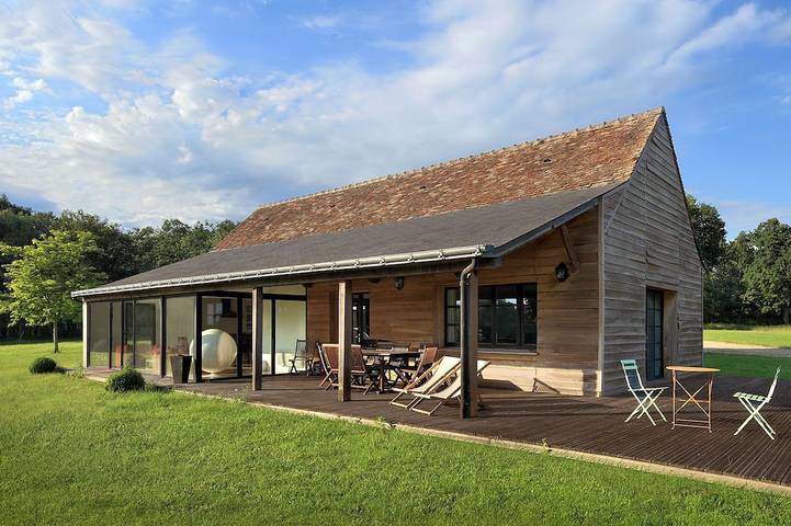 Location de vacances pour 10 personnes, avec piscine et jardin, animaux acceptés à Ambillou