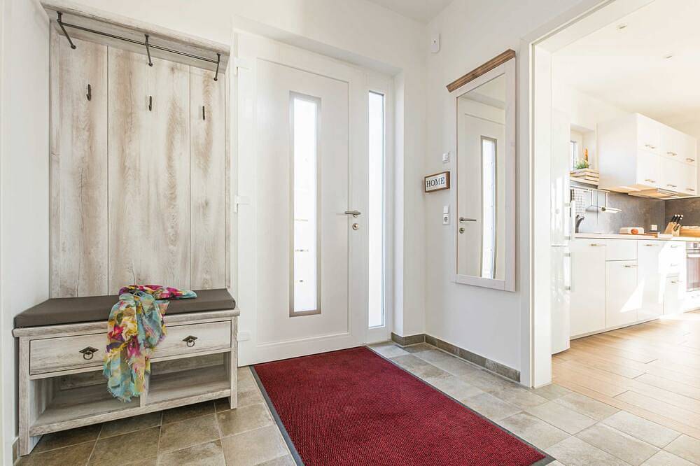 5 Sterne Ferienhaus direkt am See mit Sauna-Kamin-103m² - Ferienhaus Auszeit in Krakow am See, Mecklenburgische Seenplatte