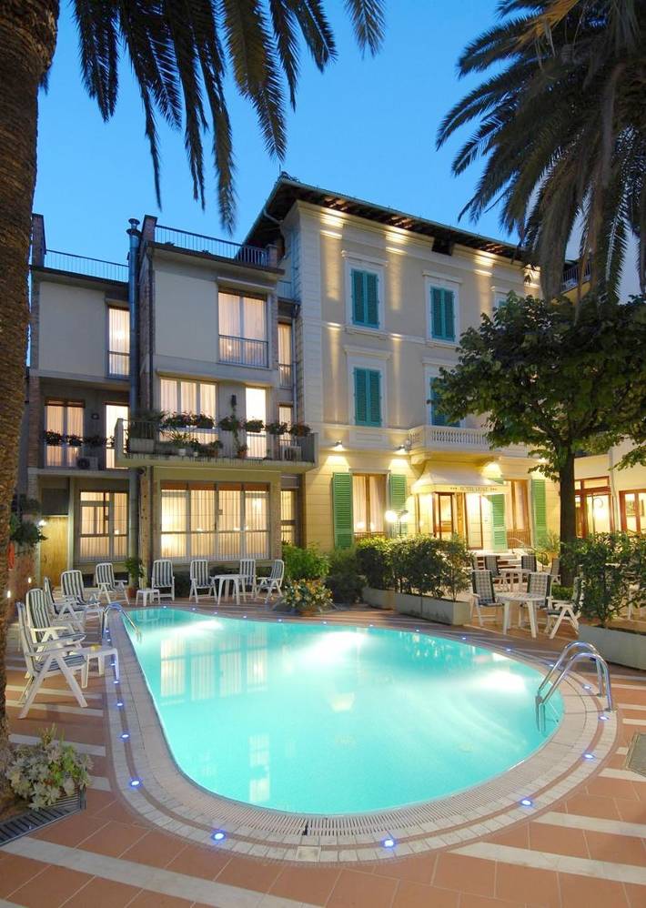 Hôtel pour 2 personnes, avec Terrasse ainsi que Jardin et Piscine à Montecatini-Terme