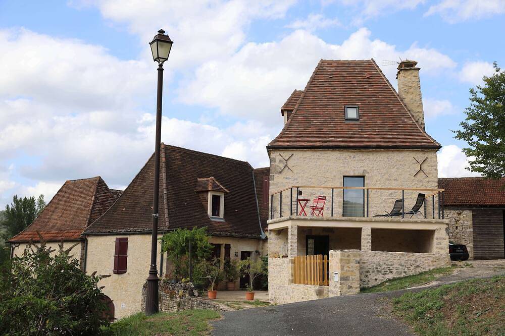 Le Gîte du Passeur, maison de charme en bord de Dordogne. in Allas-les-Mines, Périgord Noir