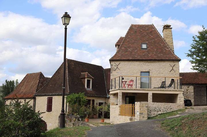 Gîte pour 6 personnes, avec terrasse et jardin à Allas-les-Mines