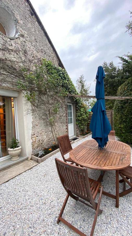 Location de vacances pour 4 personnes, avec vue ainsi que piscine et jardin à Monteaux - 4